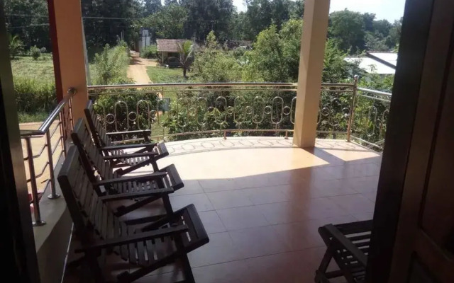 Yoho Peacock Home Stay