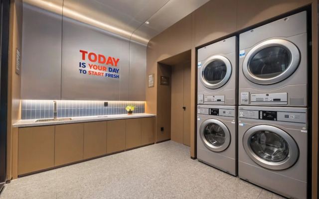 Holiday Inn Express Qingdao City Balcony by IHG