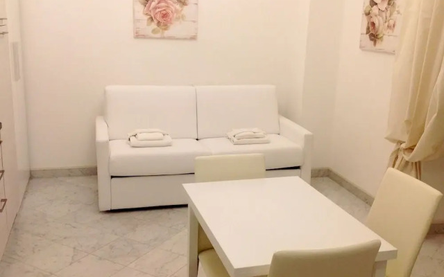 Modern and Stylish Studio in a Lovely 19th-century Villa