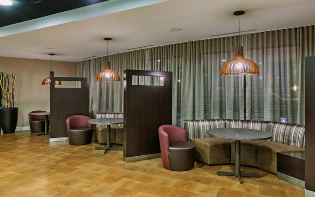 Courtyard by Marriott Tulsa Woodland Hills