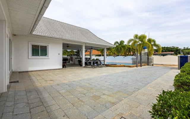 Private 3 Bedroom Pool Villa PP10