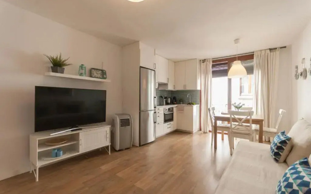 Lets Holidays Centric House with Parking