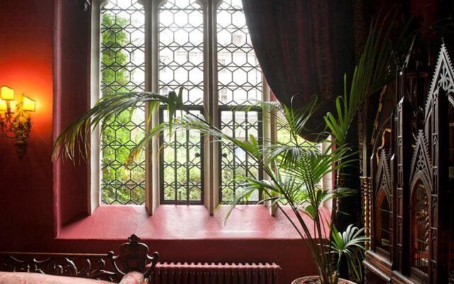 Coombe Abbey Hotel