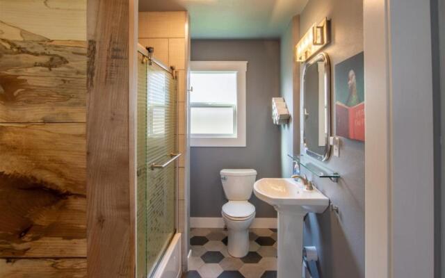 PA The Hidden Chicken