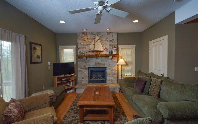 Whispering Pines 5 Bedroom Townhome