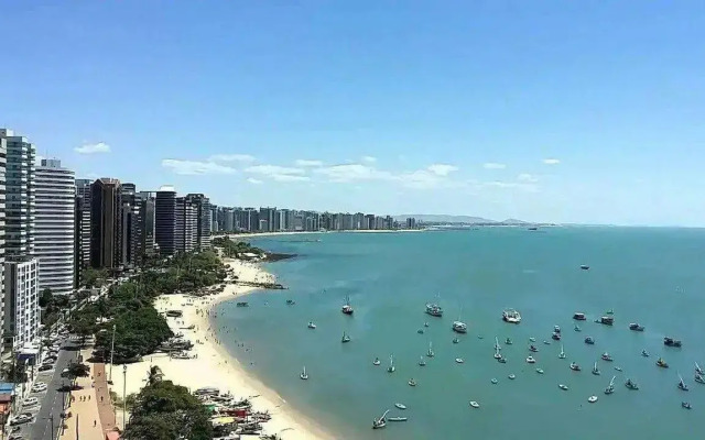 Completo em Hotel Localização Perfeita