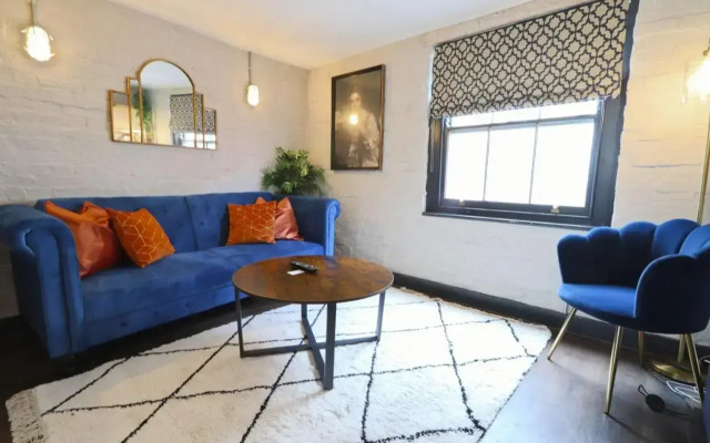 Quirky and Cool Christmas Steps 2 bed