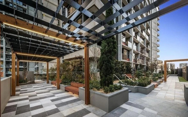 Modern 2BR Apartment in the Heart of Melbourne