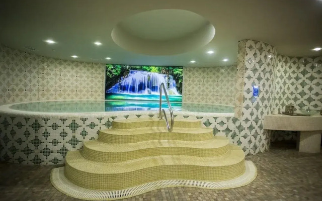 Campus Alba at Hotel Castello Mare