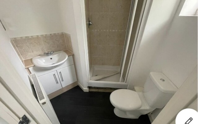 Impeccable 4-bed House Next Door to the Liberty