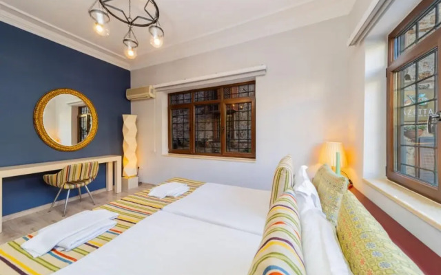 Fascinating Hotel Room Near Hadrian s Gate