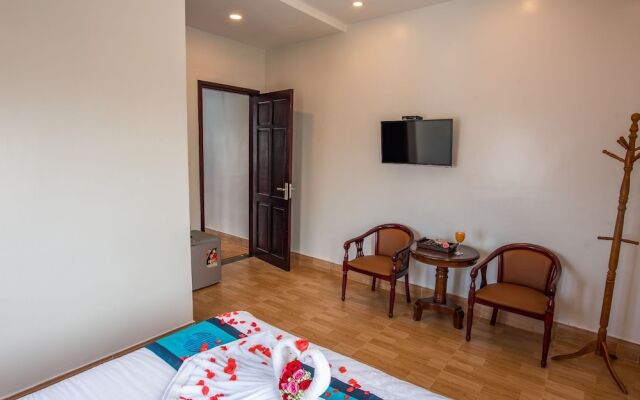 Minh An Riverside Villa