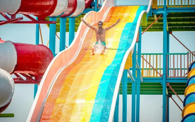 Hawaii Paradise Aqua Park Resort