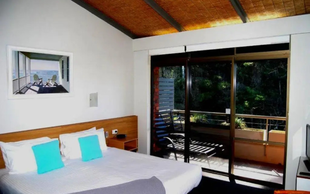 Nautilus Beachfront Villas & Spa