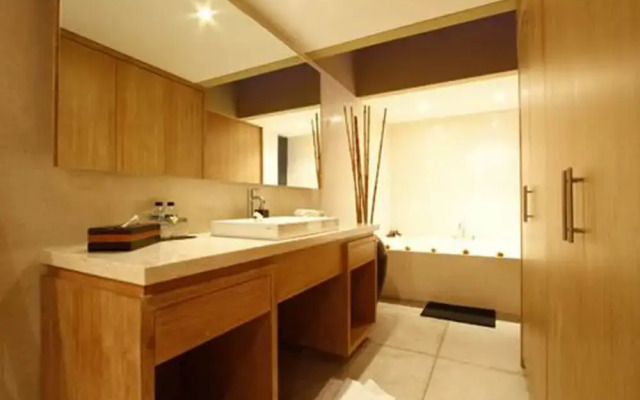The Grove Villa Bumbak
