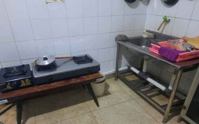 OYO Life 93160 Kost Jenny Karawang