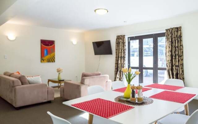 2 BR appartment on Park Hill