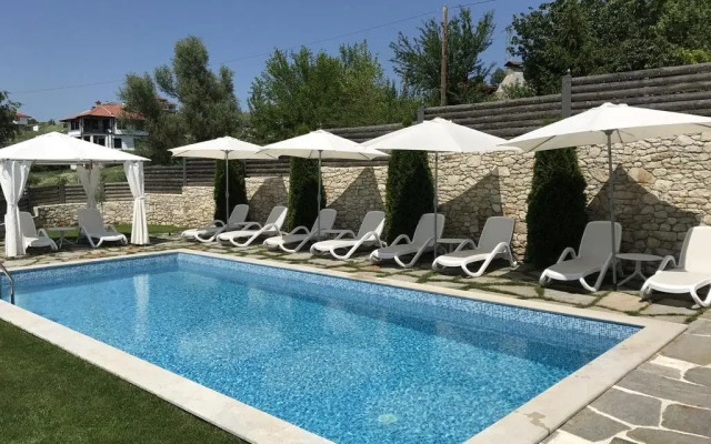 Family Hotel Friends Villa