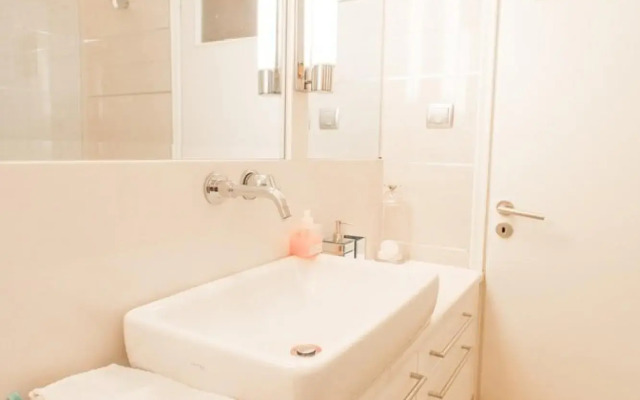 A Cozy Apt in Kolonaki of Athens