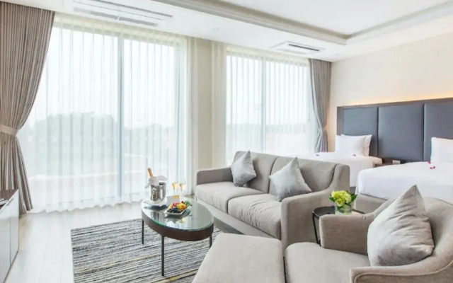 Wyndham Sky Lake Resort and Villas