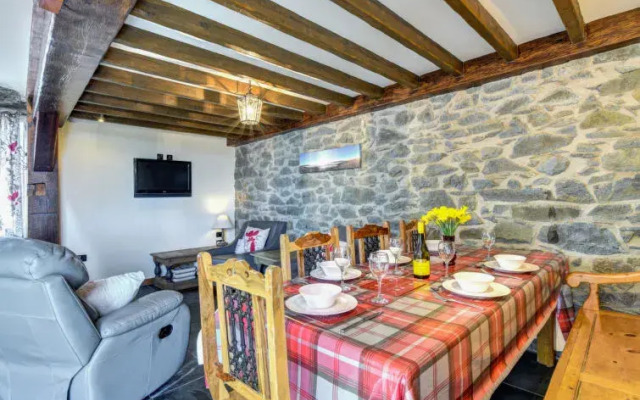 Holiday Home Sgubor y Rhyd