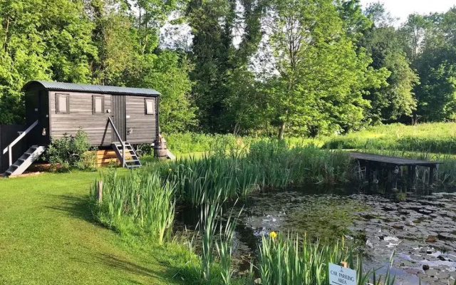 Bell Tent Retreat in Norfolk Countryside