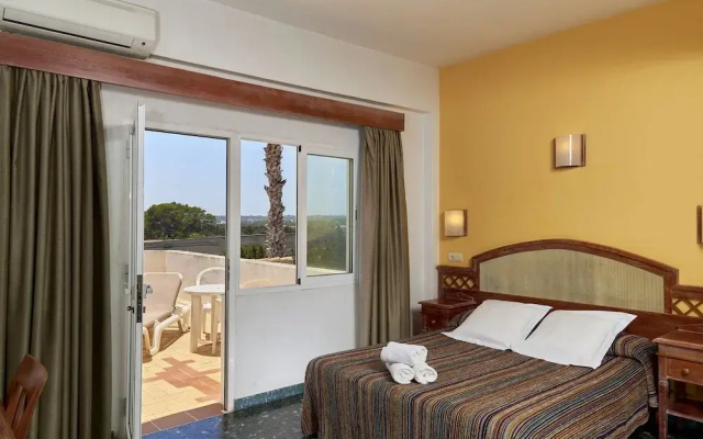 Hostal Illes Pitiüses