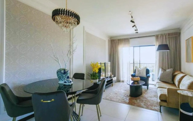 The Henlee Apartment on Ventura