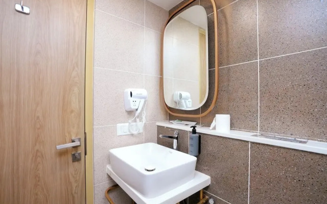 Hotel Limon Near Sector 29, Gurgaon