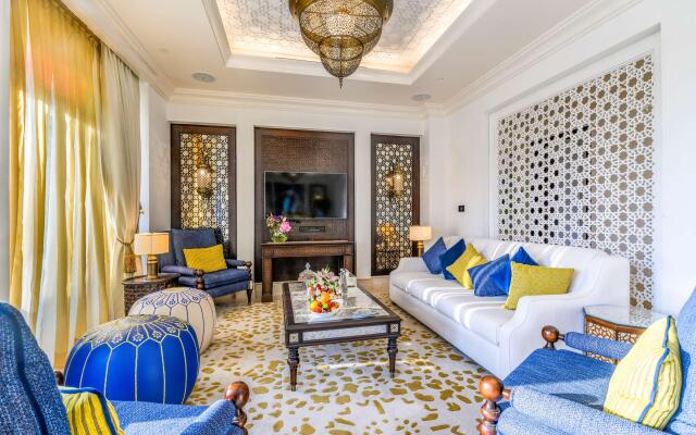 Hilton Salwa Beach Resort & Villas