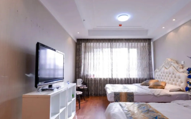 Dalian Yijia Apartment Peace Square