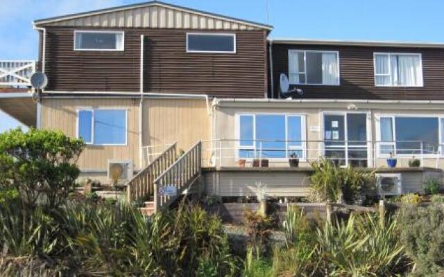 Lazy Dolphin Lodge