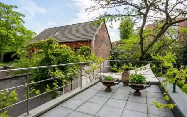 Villa Anvers 4 BDR Parking