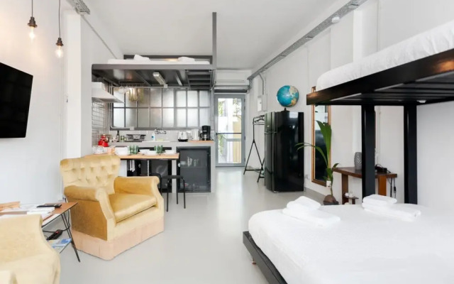 Monastiraki Factory Living