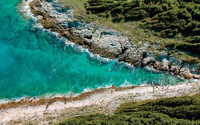 Nice Home in Pomer With Wifi and 3 Bedrooms