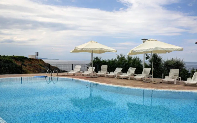 Lalov Egrek Hotel