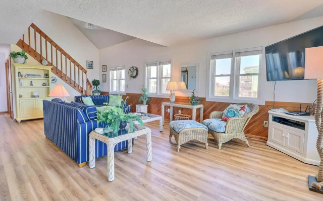 5018 - Mike`s Beach House