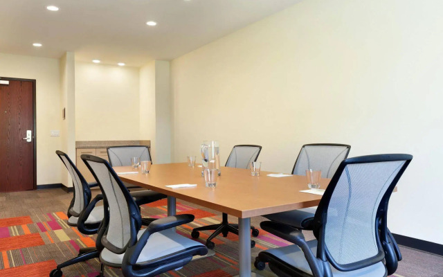 Home2Suites by Hilton Edmond