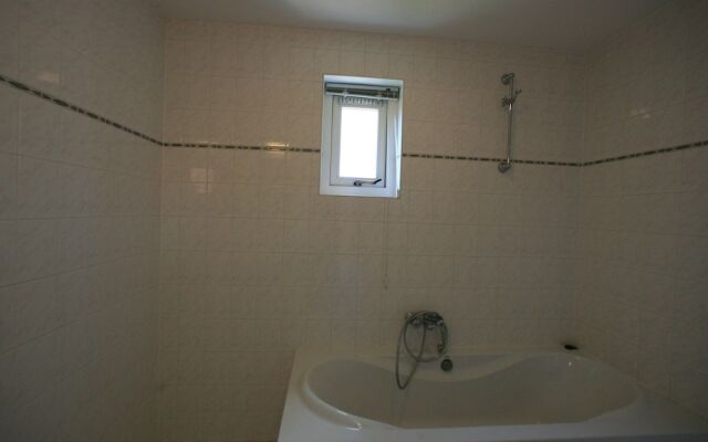 Spacious Villa With Parking