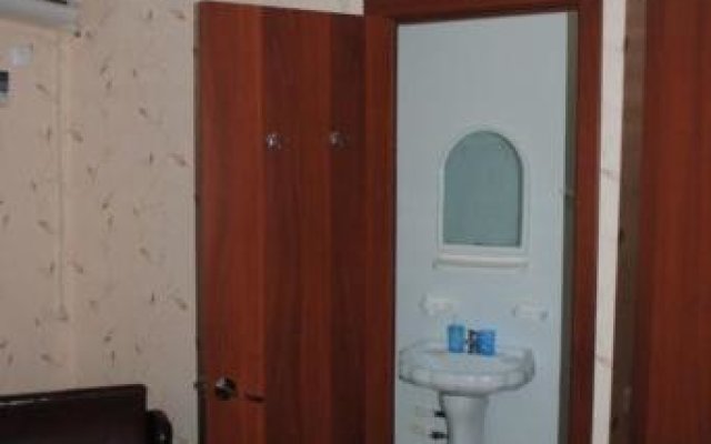 V Gostyakh U Skazski Guest House