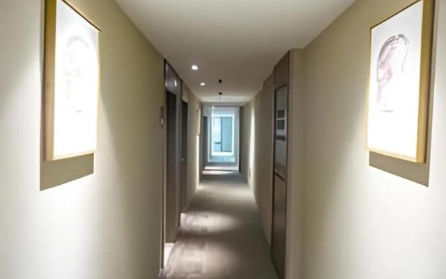 Home Inn (Xiamen Railway Station East Hubin Road)