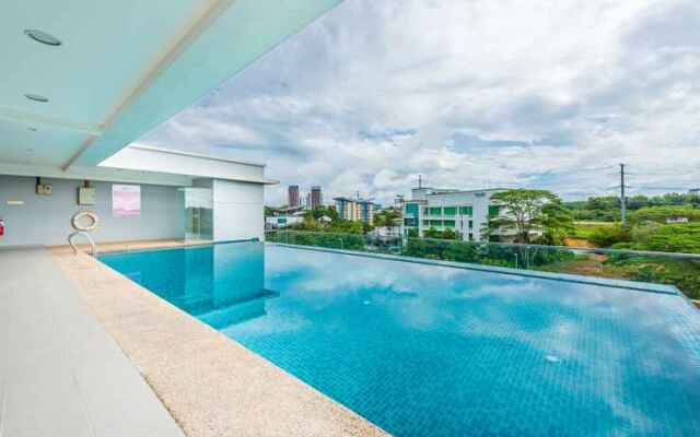 16pax Private Infinity Pool & Gym Located In Cyberjaya BioX