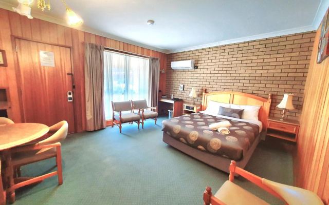 Golden Grain Motor Inn – Guest Rooms – Horsham