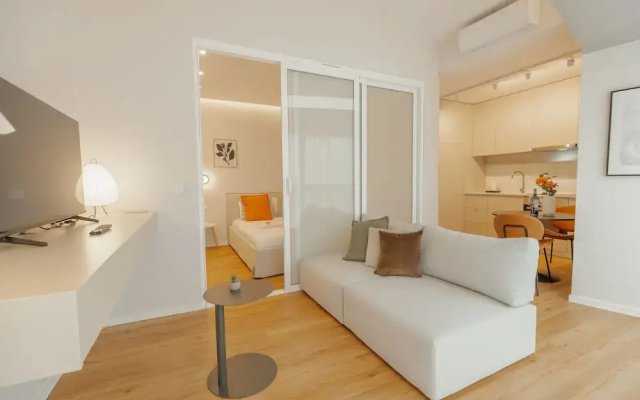Bright Window Apartment by Vacationy
