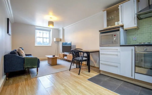 Kensington & Earls Court 1 bed Apartment - 4 Guest