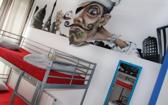 No Limit Hostel Graffiti