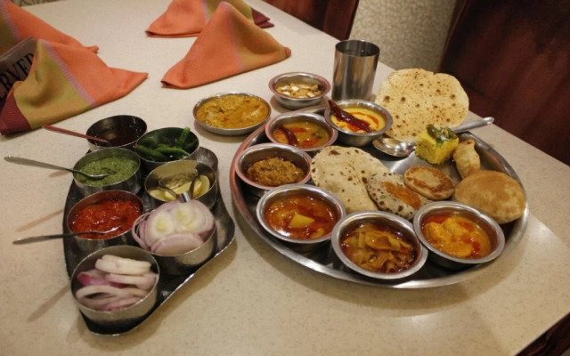 Hotel Swati Deluxe