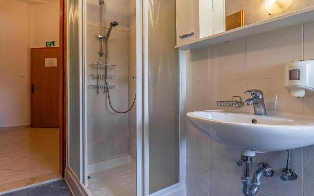 Graceful Apartment in Banjole near Beach Centinera