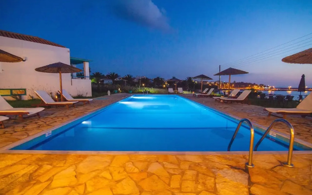 Kyparissia Blue Luxury Rooms & Suites