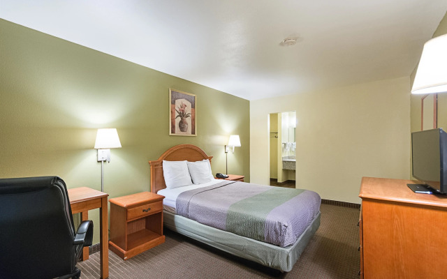 Motel 6 Livingston, TX